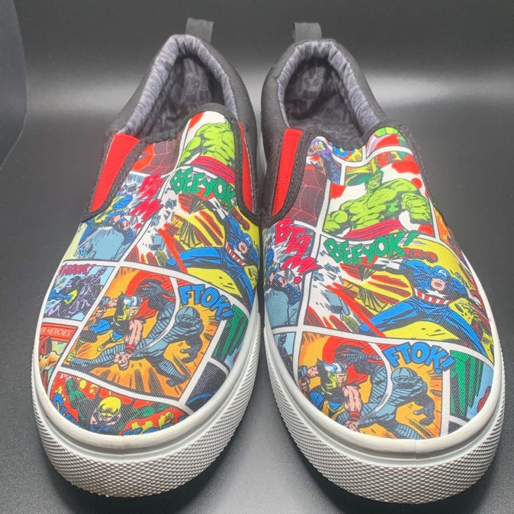 Marvel Comics Slip On Shoes Mens Size 10 Rare multi Characters Hulk/Cpt. America
